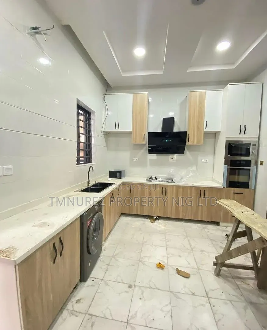 4bdrm Duplex in Ikota for rent