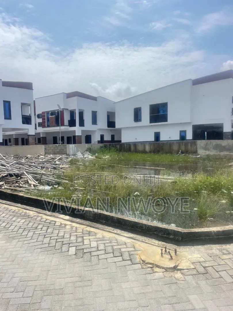 Developers Delight ,500sqm Corner Pics Land at Ocean Bay Ikota