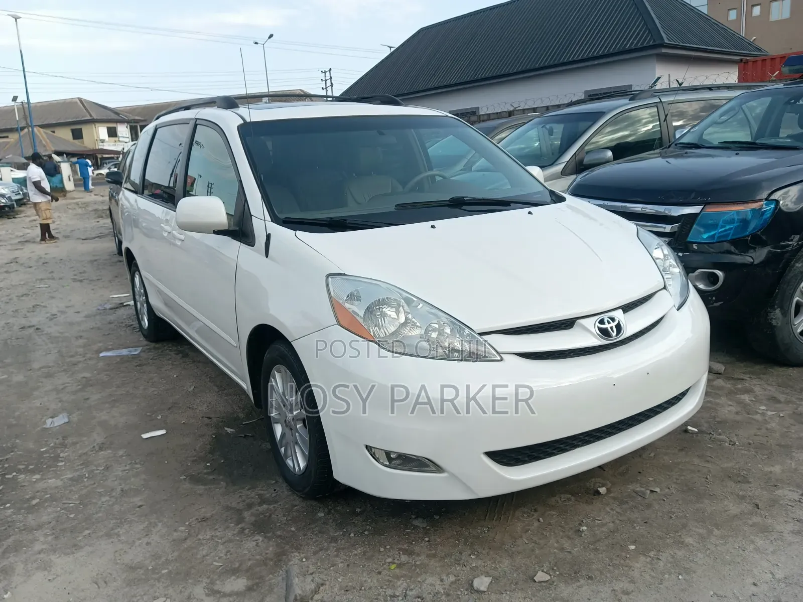 Toyota Sienna LE 8 Passenger 2010 White