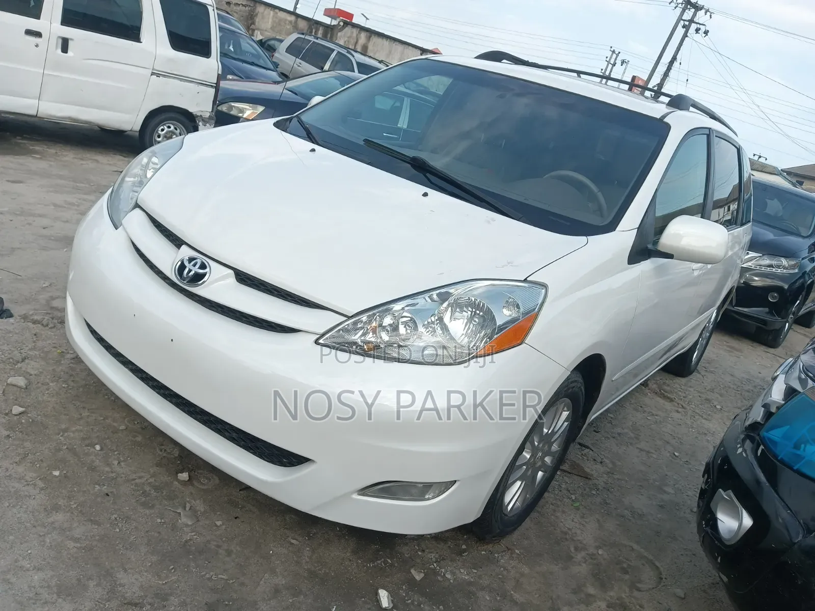 Toyota Sienna LE 8 Passenger 2010 White
