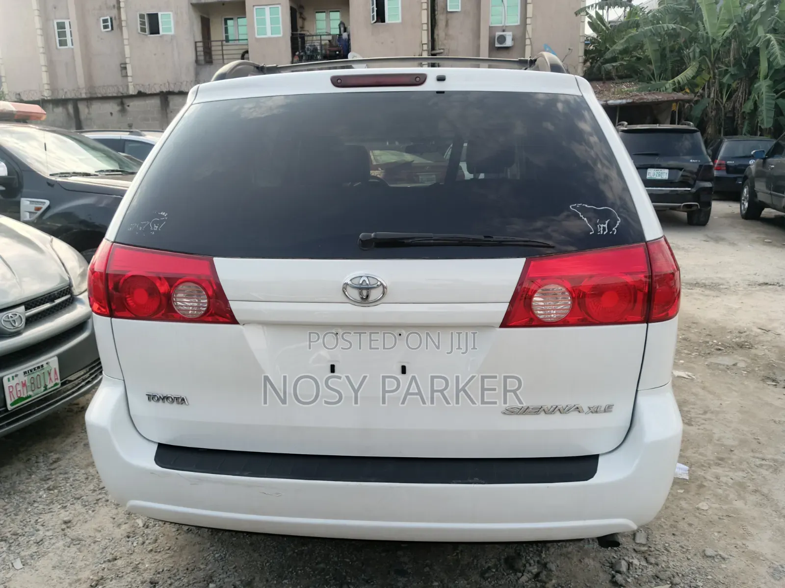 Toyota Sienna LE 8 Passenger 2010 White
