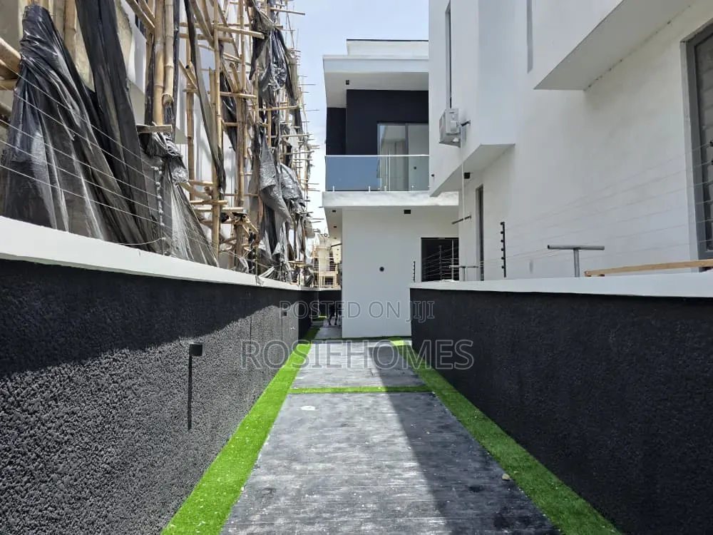 4bdrm Duplex in Chevron Aiternative for rent