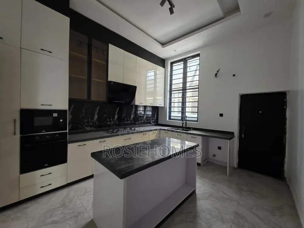 4bdrm Duplex in Chevron Aiternative for rent