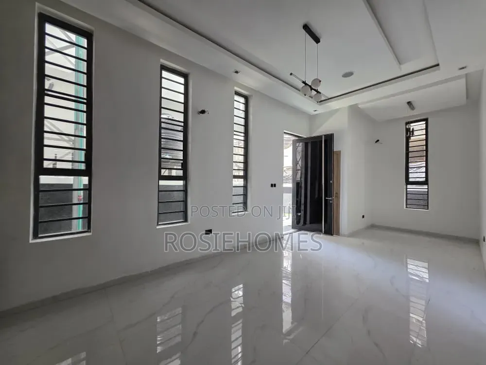 4bdrm Duplex in Chevron Aiternative for rent