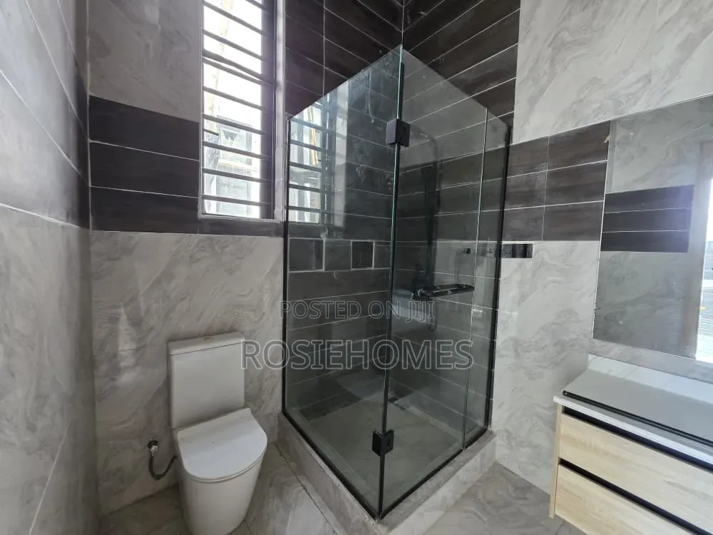 4bdrm Duplex in Chevron Aiternative for rent
