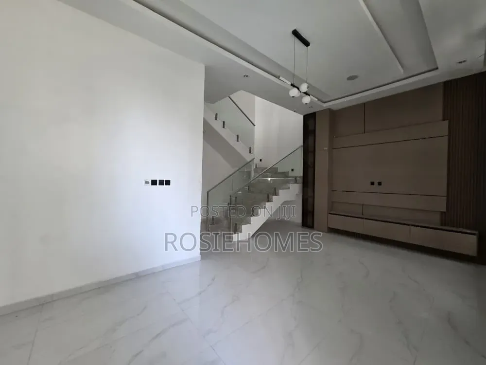 4bdrm Duplex in Chevron Aiternative for rent