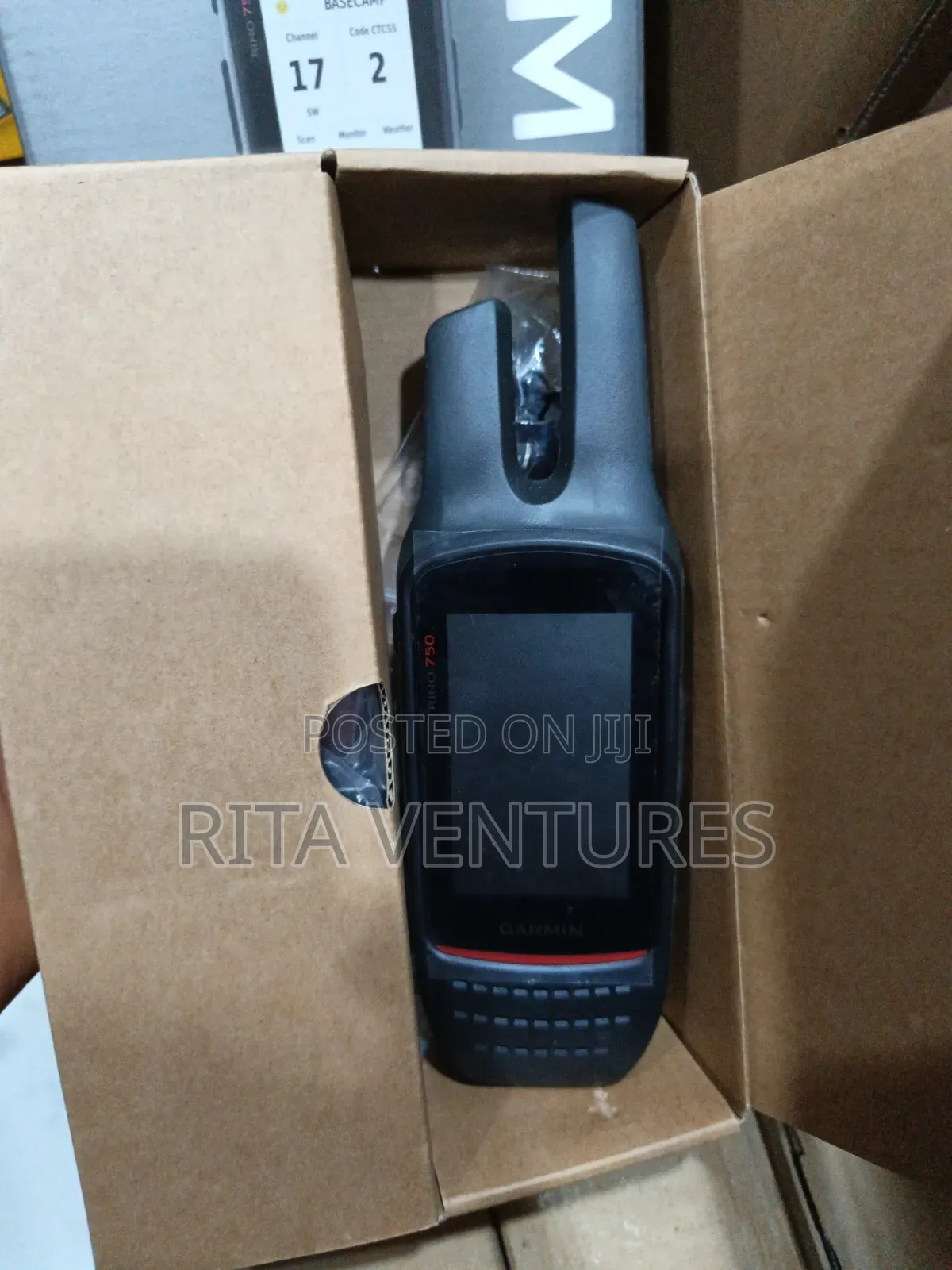 Garmin Rino 750 Touchscreen GPS and 5 W Two-Way Radio