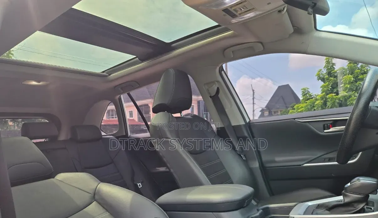 Toyota RAV4 2023 White