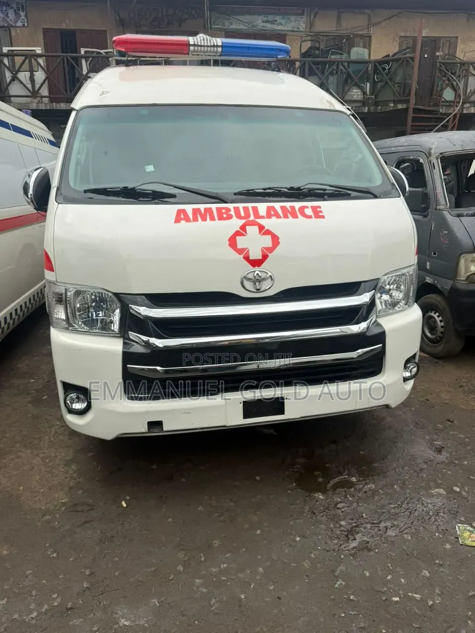 Toyota HiAce 2010 White