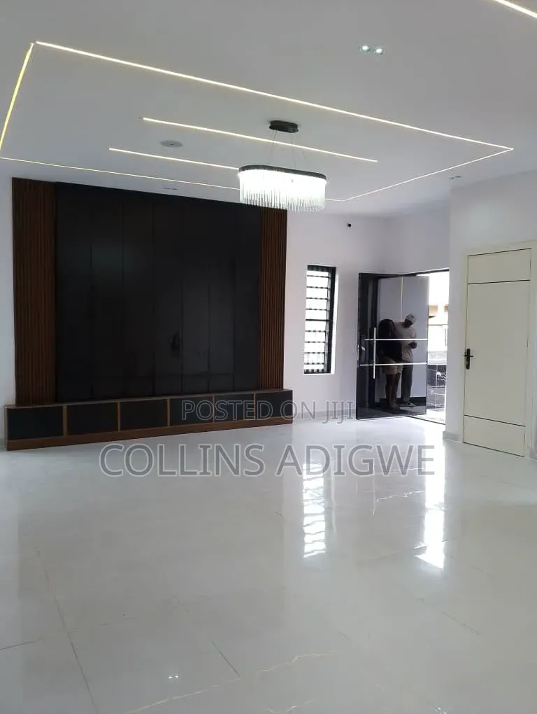 4bdrm Duplex in Behind Blenco for sale