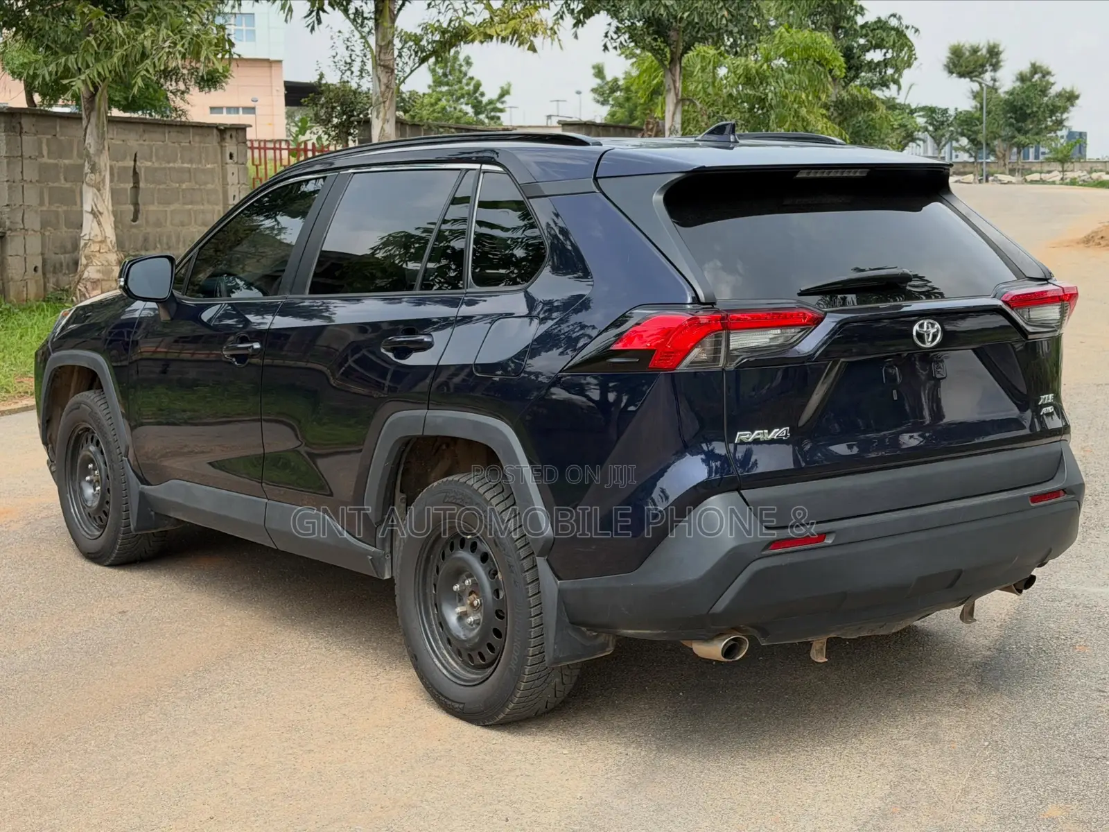 Toyota RAV4 2021 Blue