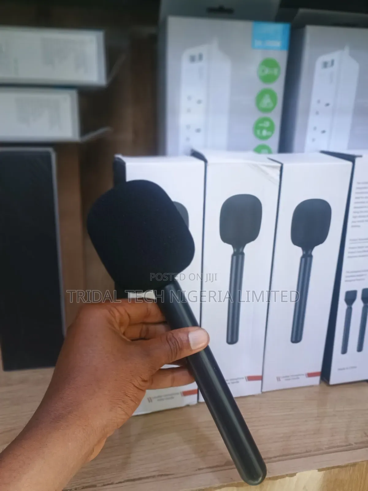 Wireless Lavalier Microphone for Phone Camera
