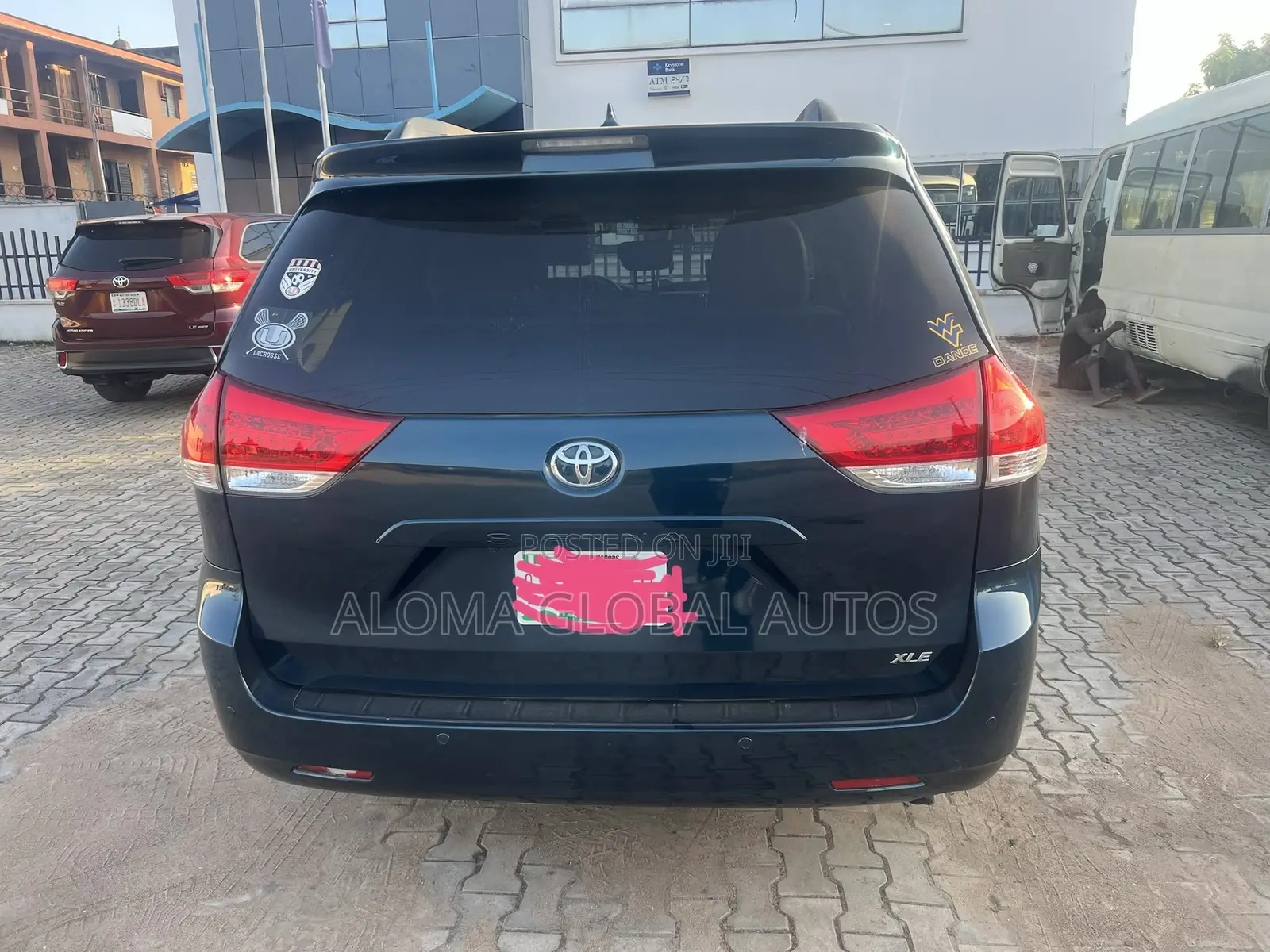 Toyota Sienna XLE 7 Passenger Mobility 2011 Blue