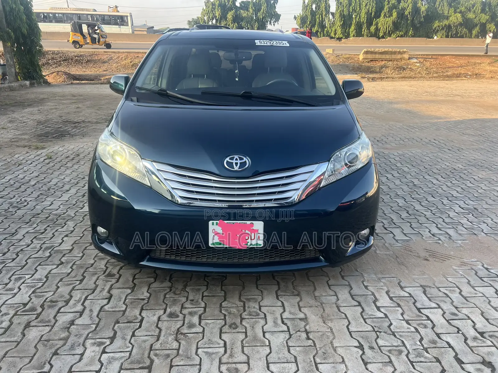 Toyota Sienna XLE 7 Passenger Mobility 2011 Blue