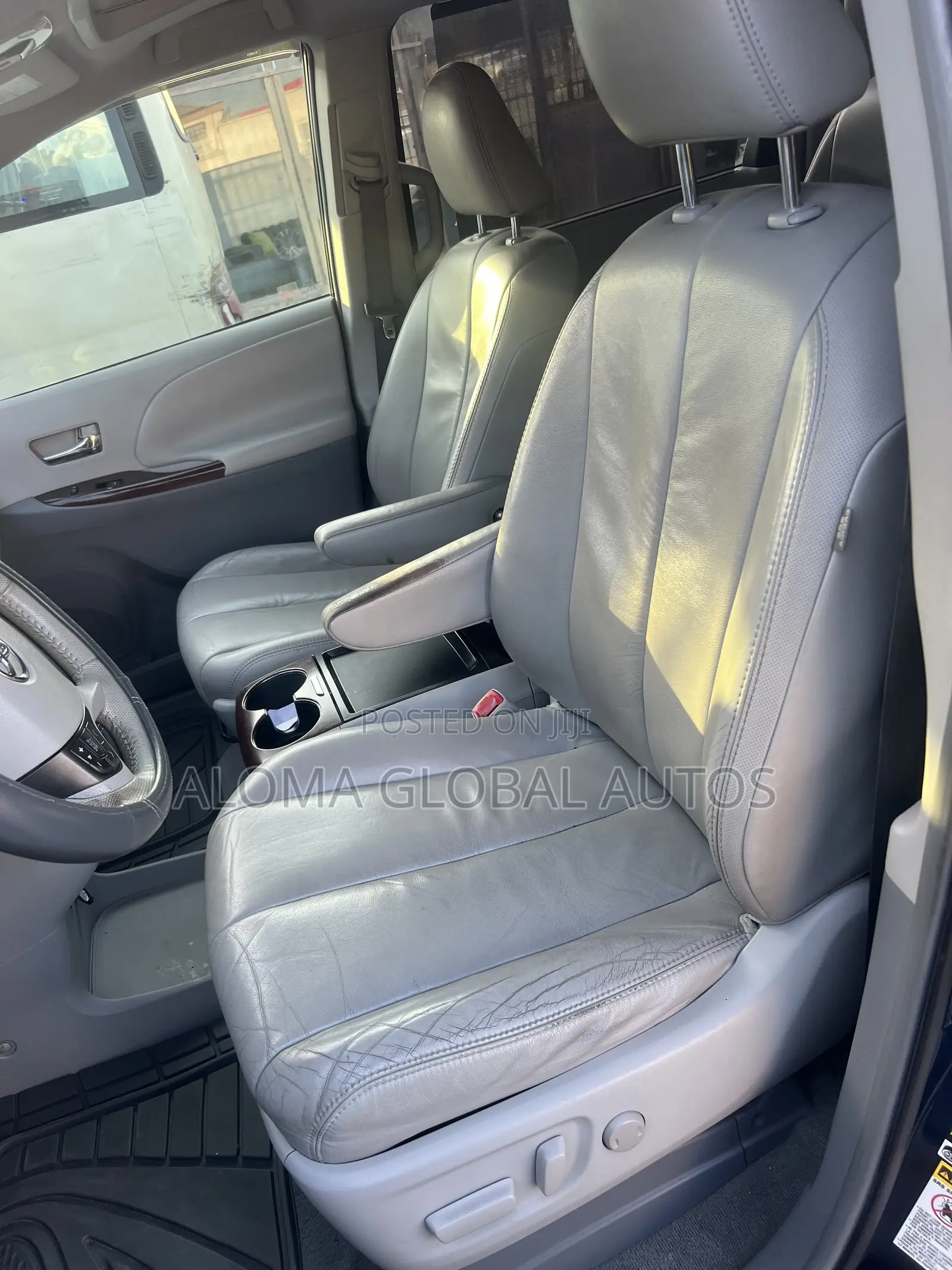 Toyota Sienna XLE 7 Passenger Mobility 2011 Blue