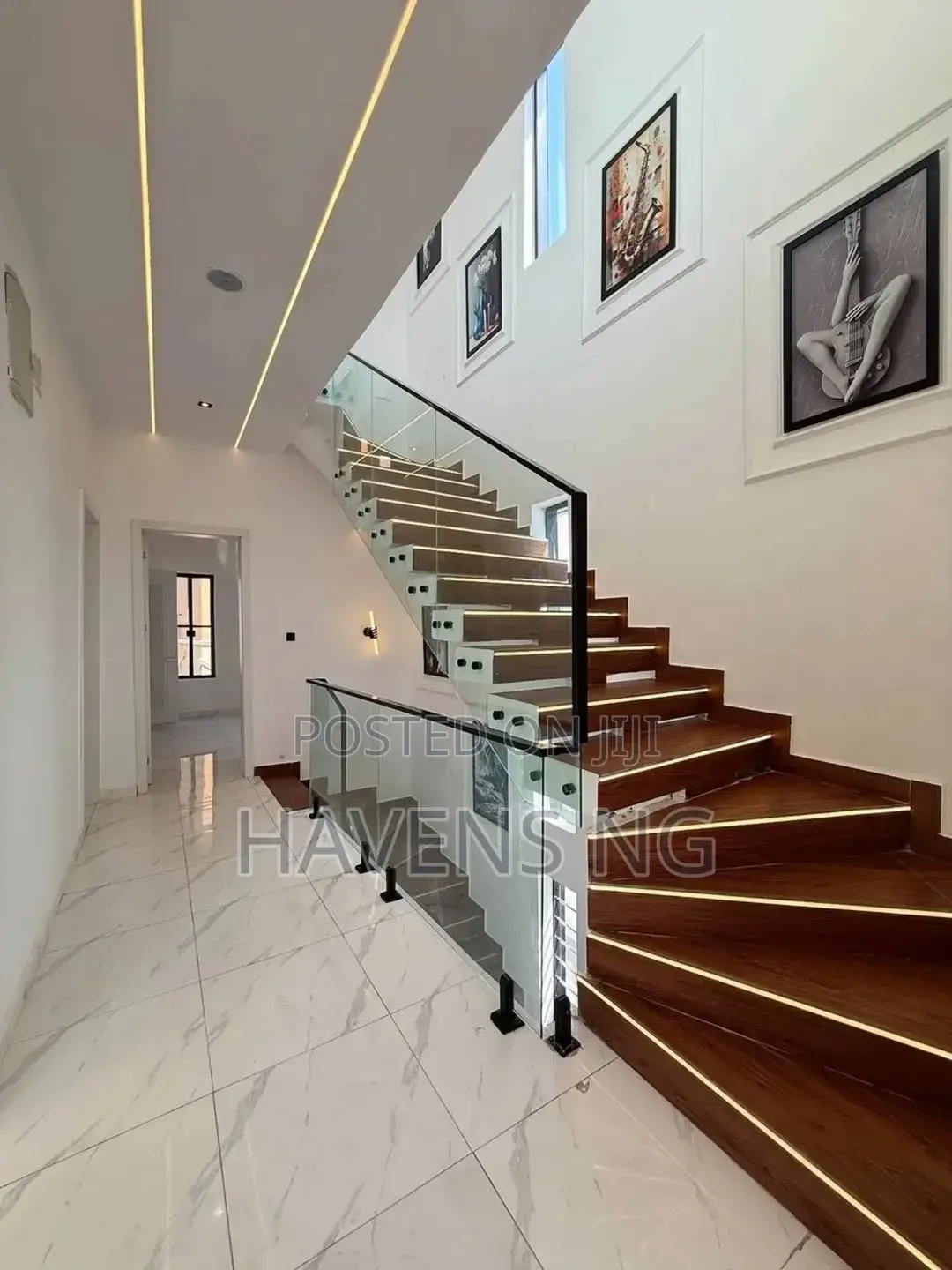 5bdrm Duplex in Ikota for sale