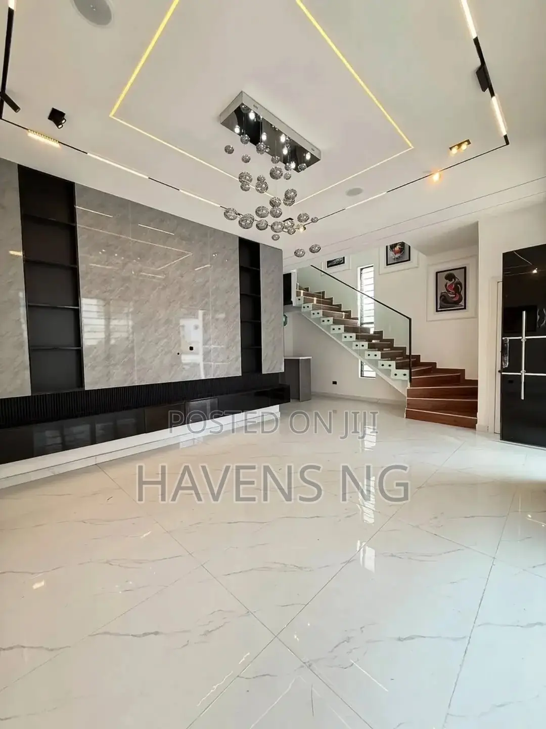 5bdrm Duplex in Ikota for sale