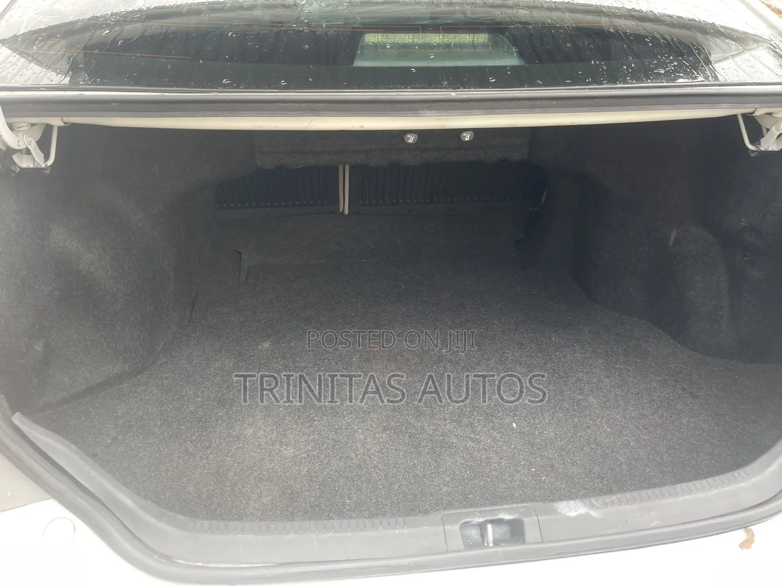 Toyota Camry LE 4dr Sedan (2.5L 4cyl 6A) 2013 White