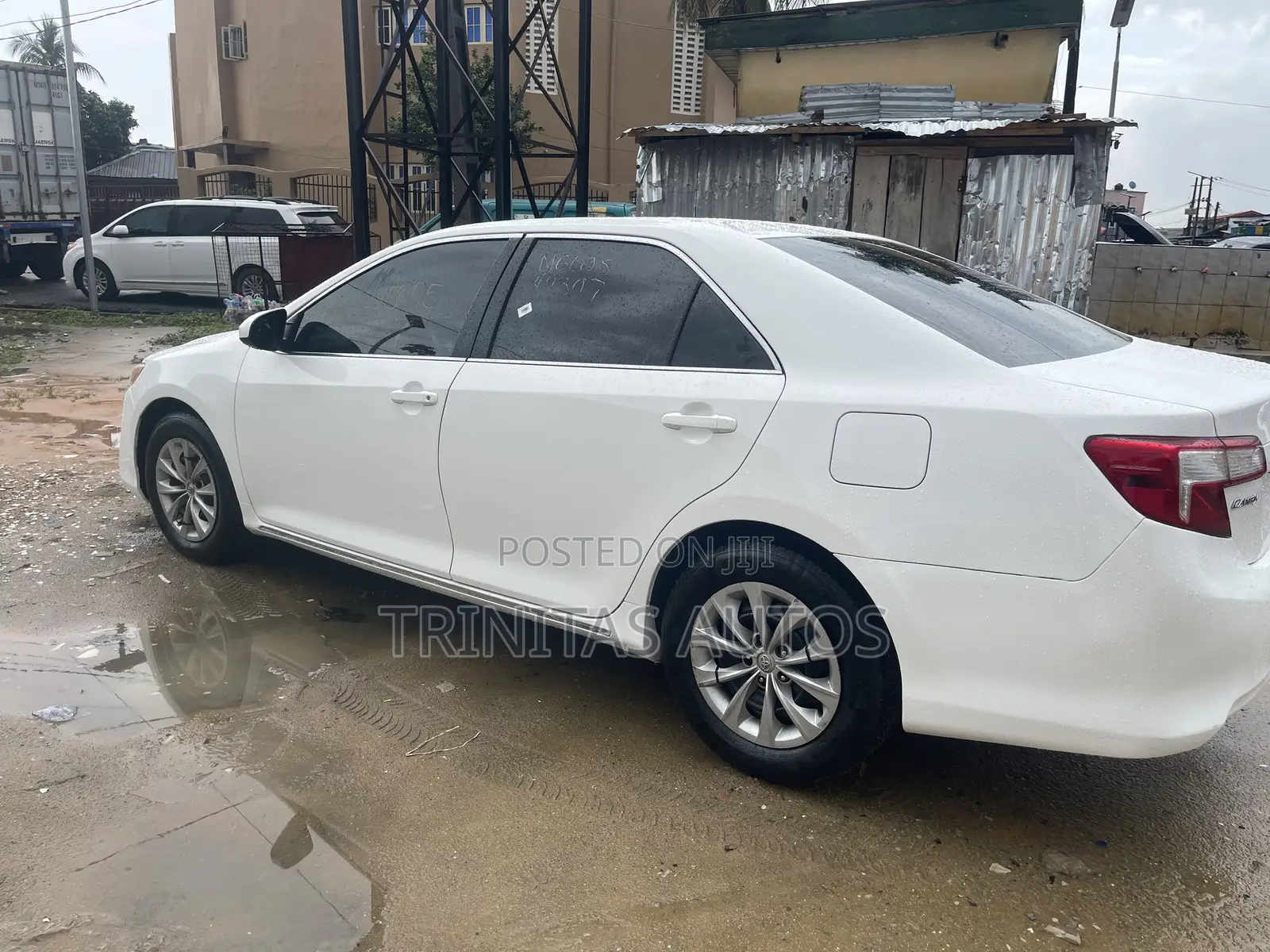 Toyota Camry LE 4dr Sedan (2.5L 4cyl 6A) 2013 White