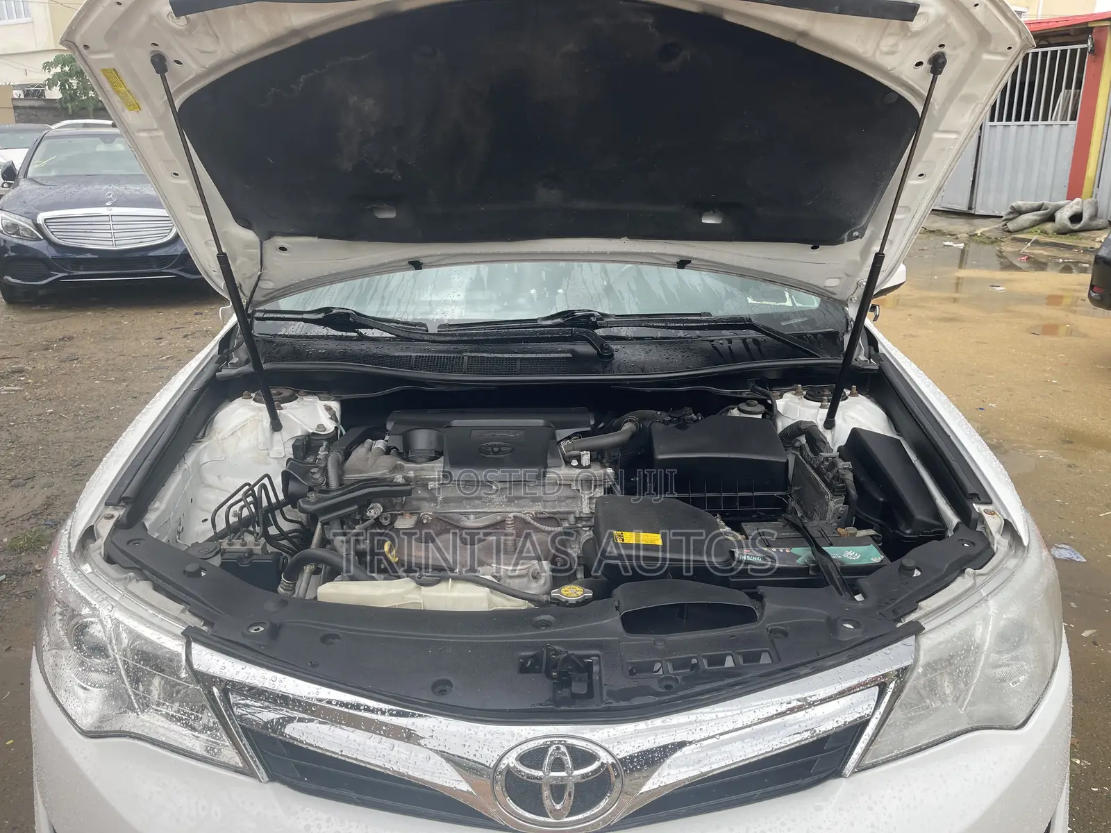 Toyota Camry LE 4dr Sedan (2.5L 4cyl 6A) 2013 White