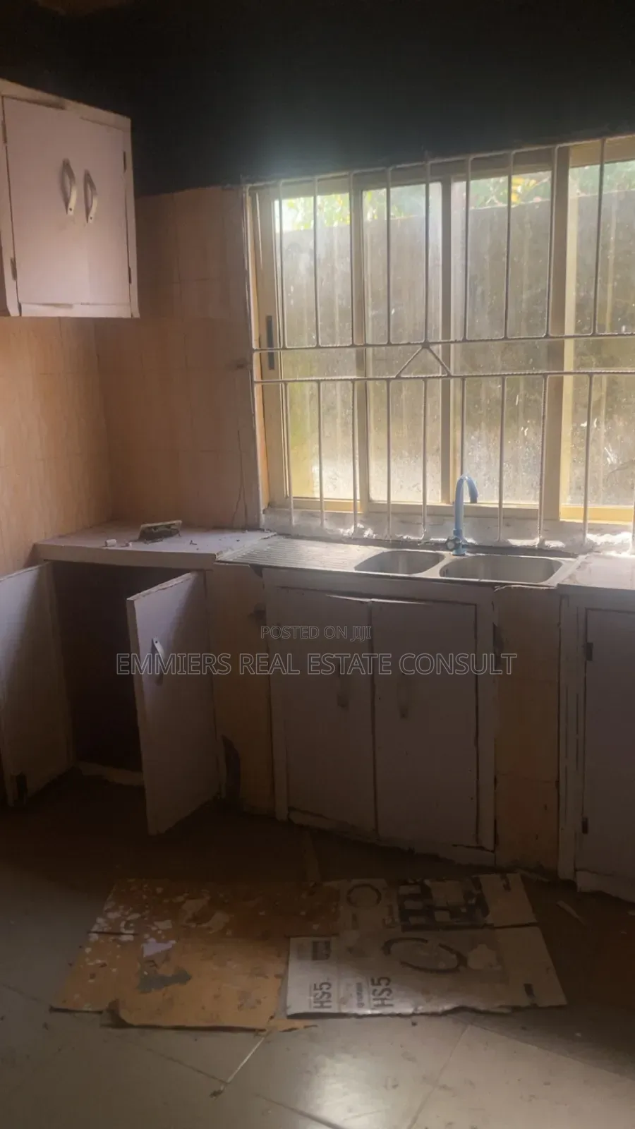 2bdrm Apartment in Off Lekki-Epe Expressway for sale