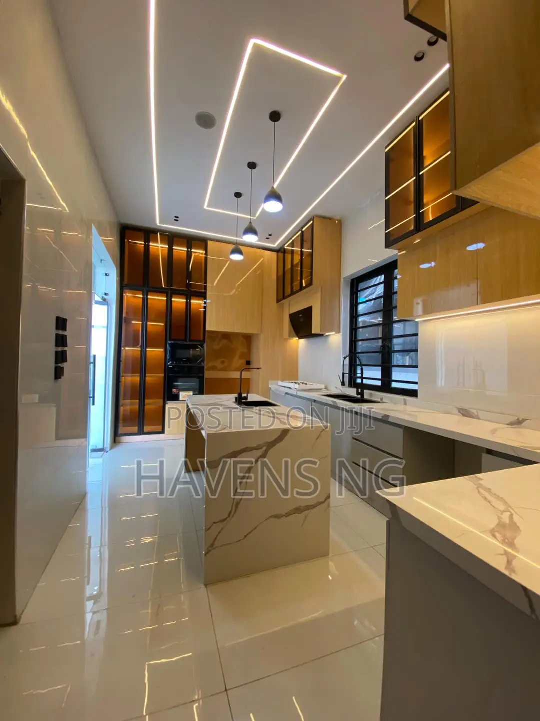 5bdrm Duplex in Lekki Phase 2 for sale