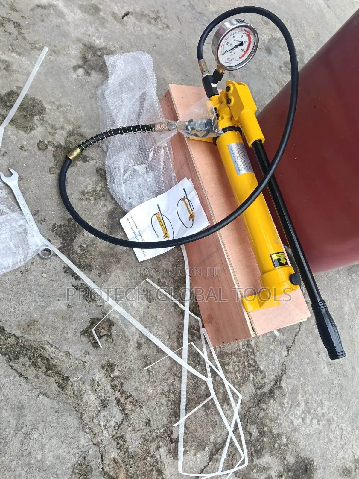Hydraulic Pump With Guage