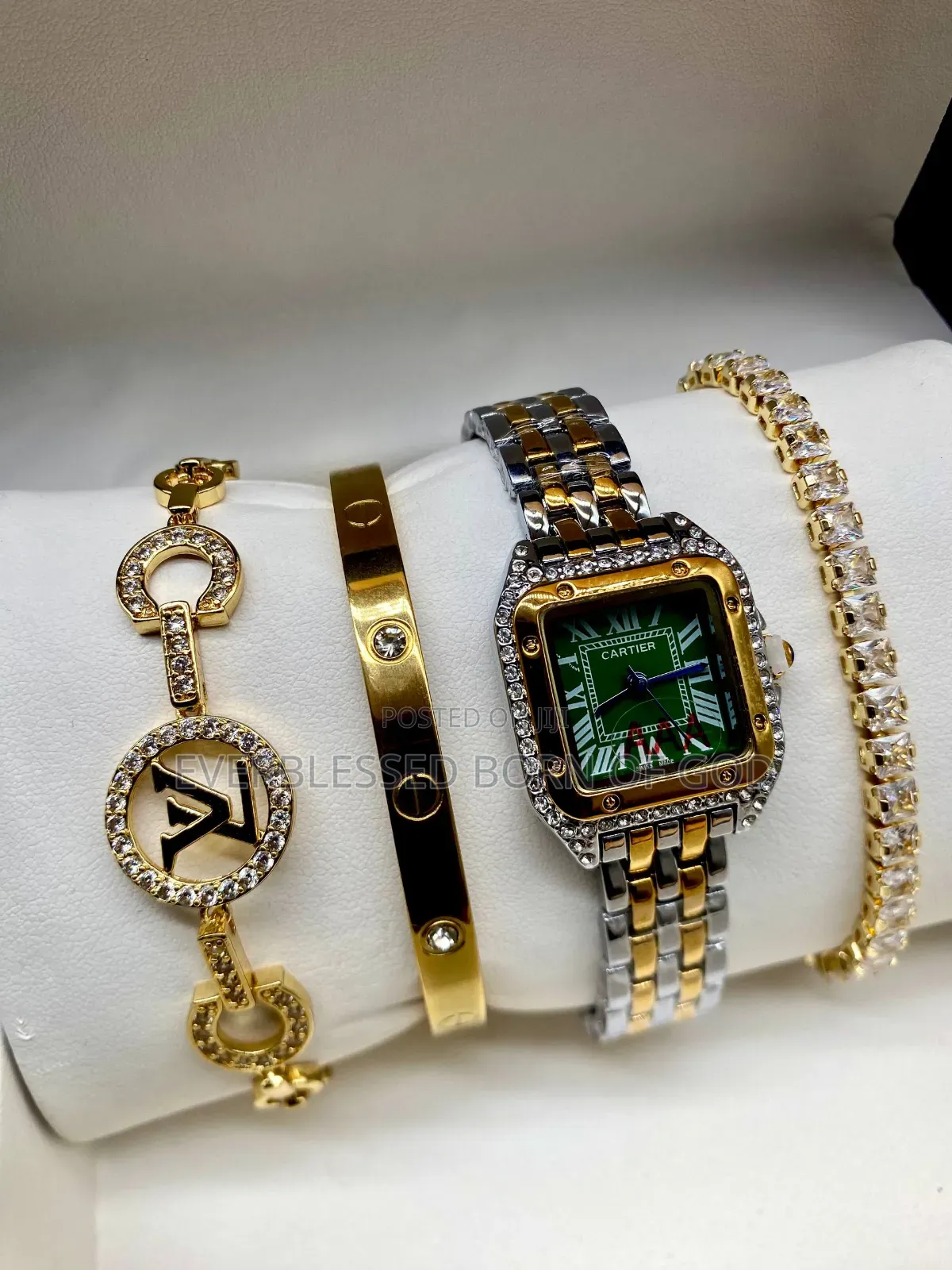 Top Quality Cartier Female Watch and Bracelet Set