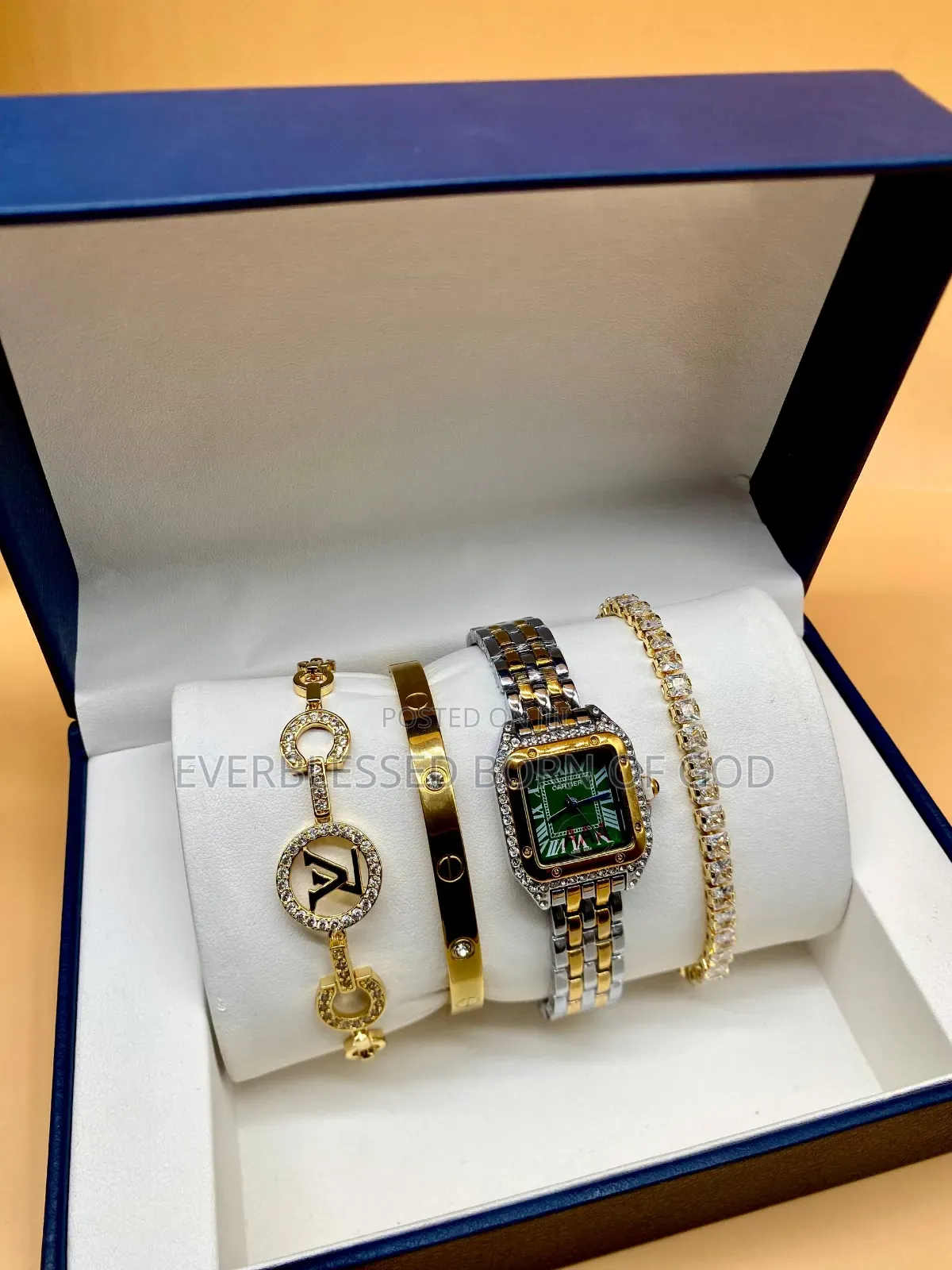 Top Quality Cartier Female Watch and Bracelet Set