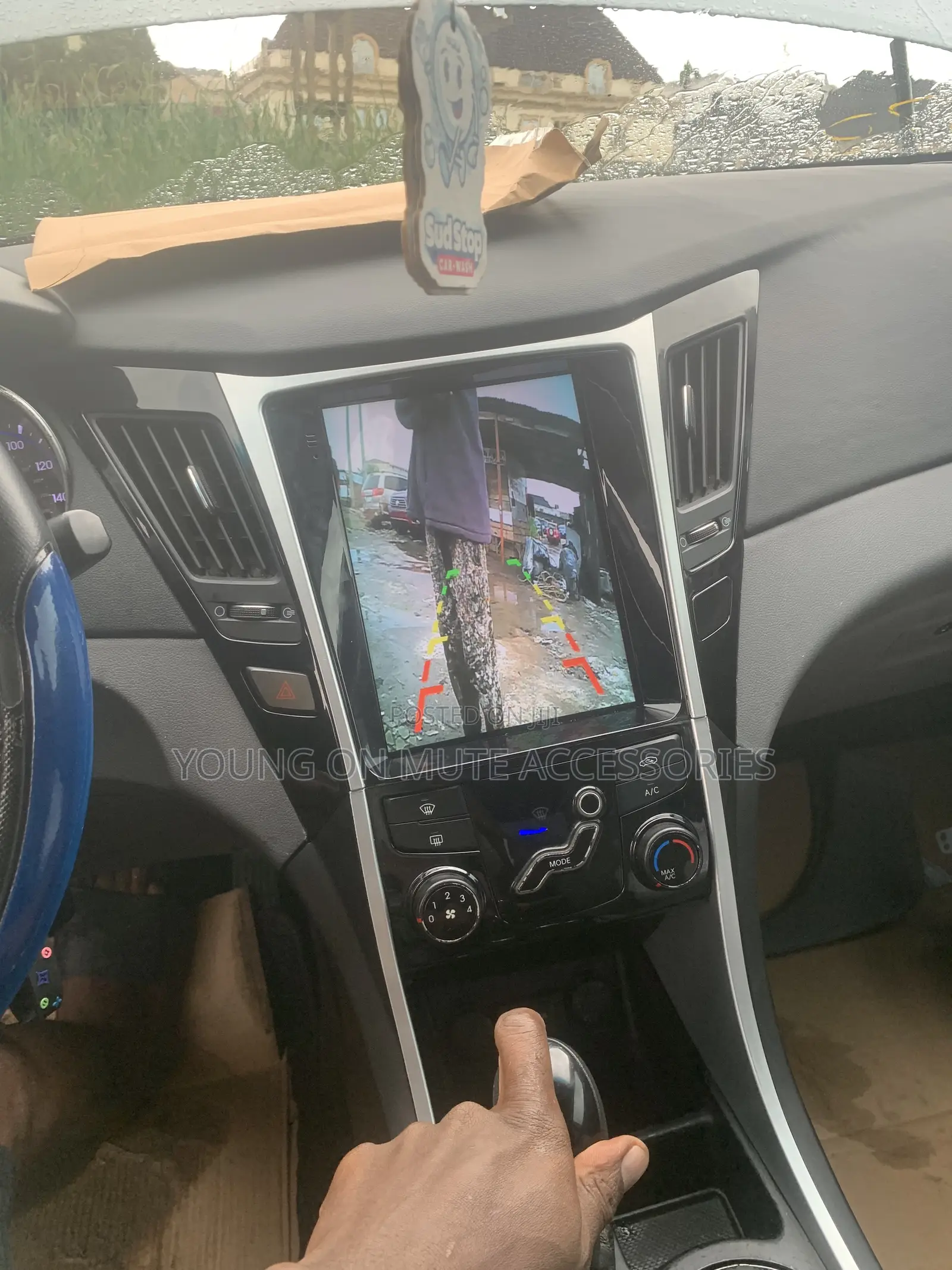 Hyundai Sonata 2011-2014 Tesla Android + Reverse Camera