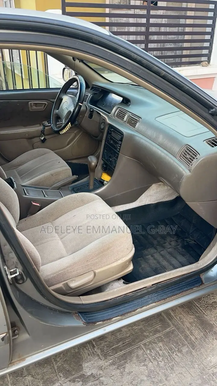 Toyota Camry 2001 Gray