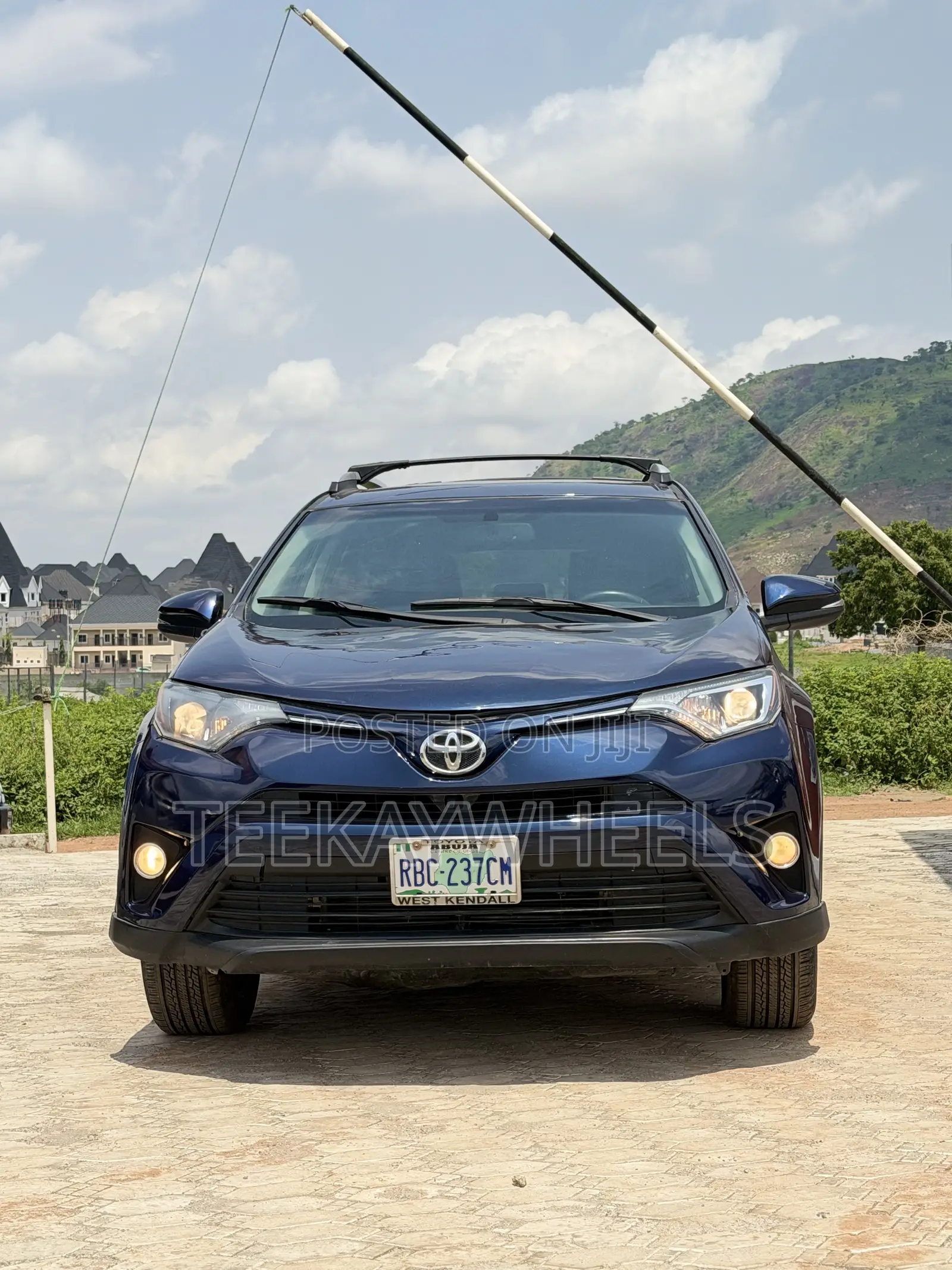 Toyota RAV4 Limited AWD (2.5L 4cyl 6A) 2016 Blue
