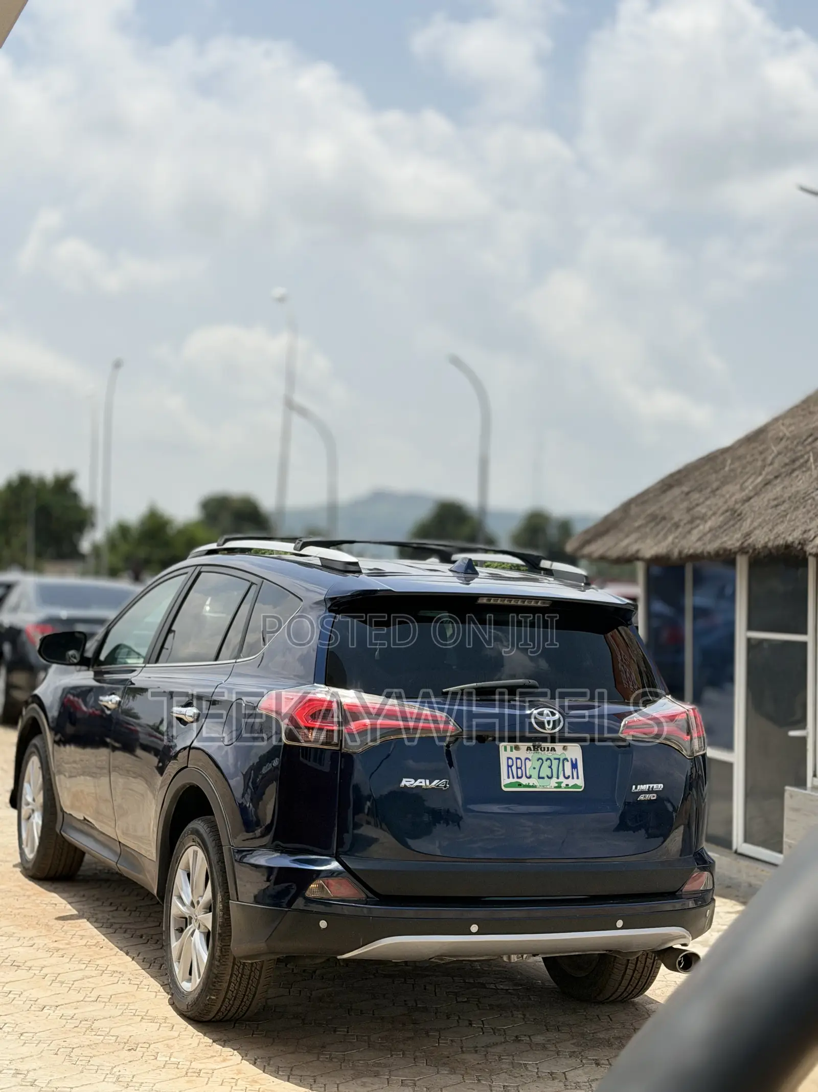 Toyota RAV4 Limited AWD (2.5L 4cyl 6A) 2016 Blue