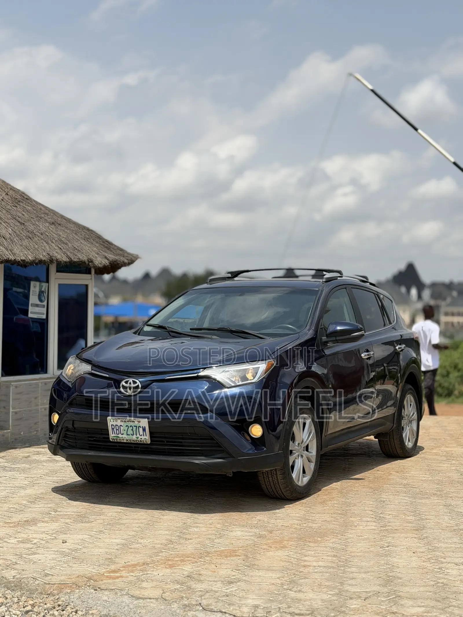 Toyota RAV4 Limited AWD (2.5L 4cyl 6A) 2016 Blue