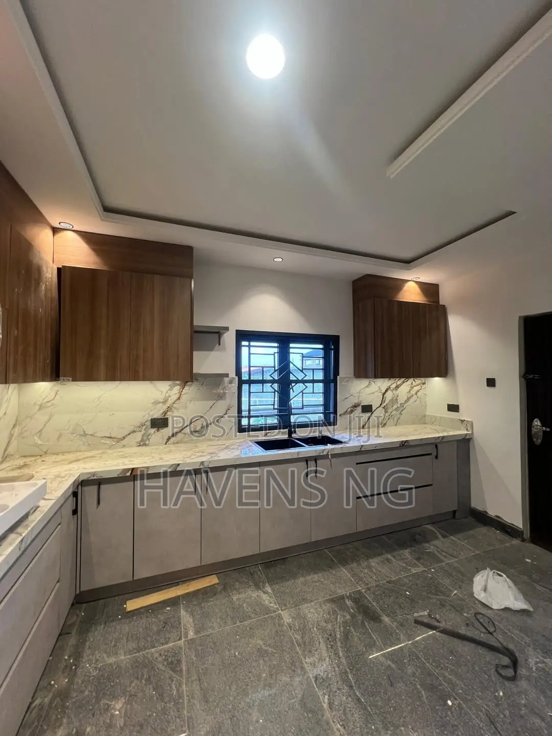 4bdrm Duplex in Agodi for rent