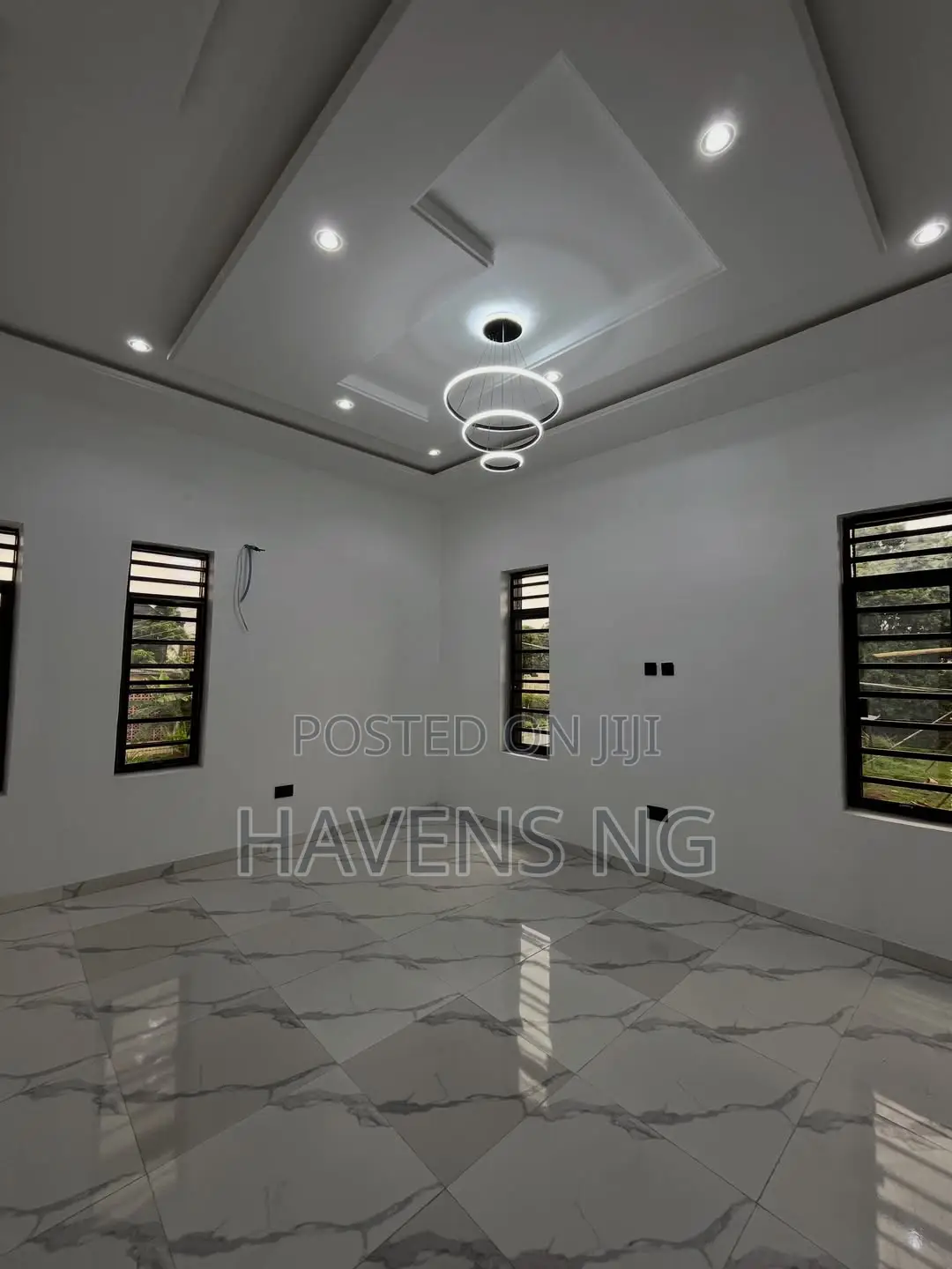 4bdrm Penthouse in Bodija for sale