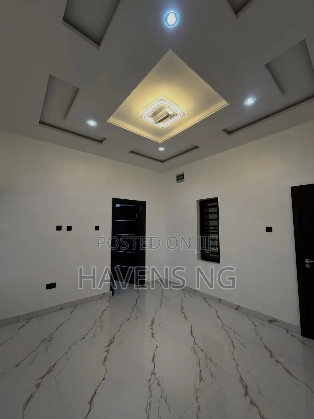 4bdrm Penthouse in Bodija for sale