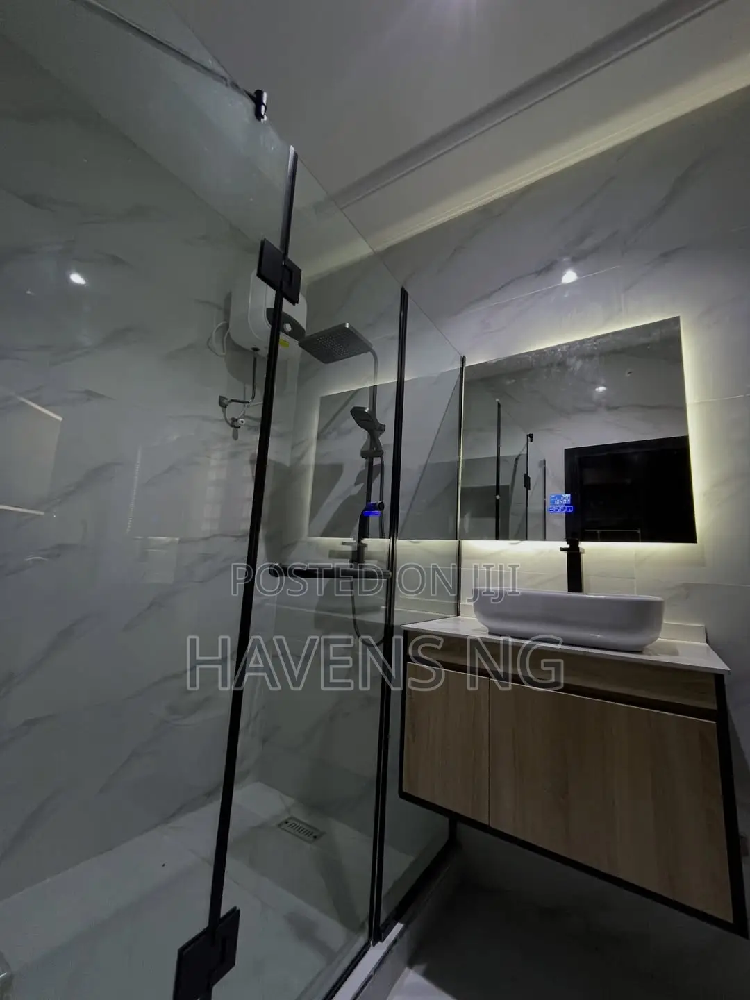 4bdrm Penthouse in Bodija for sale