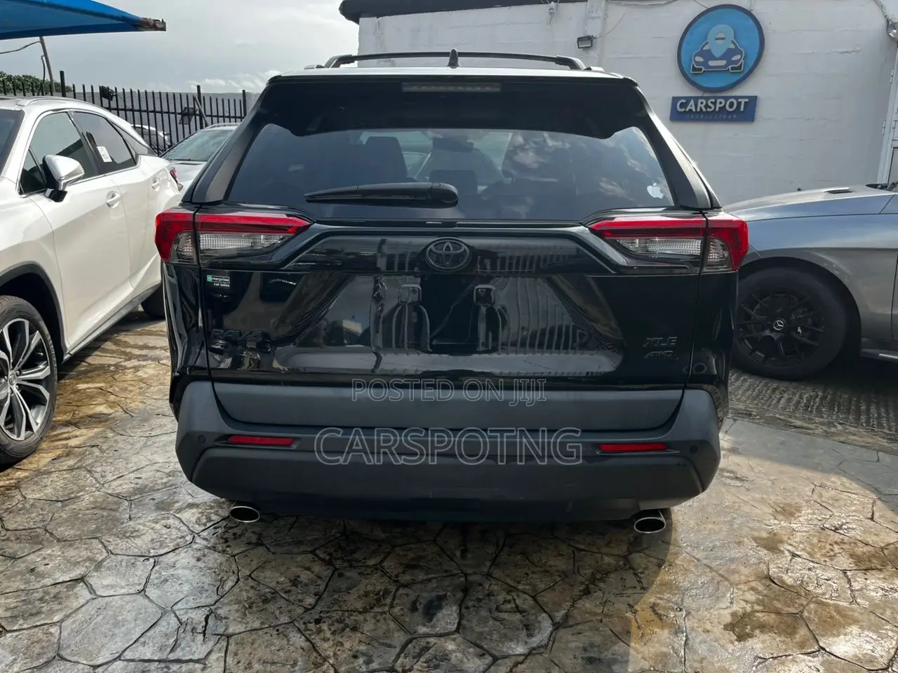 Toyota RAV4 XLE Premium AWD 2020 Black