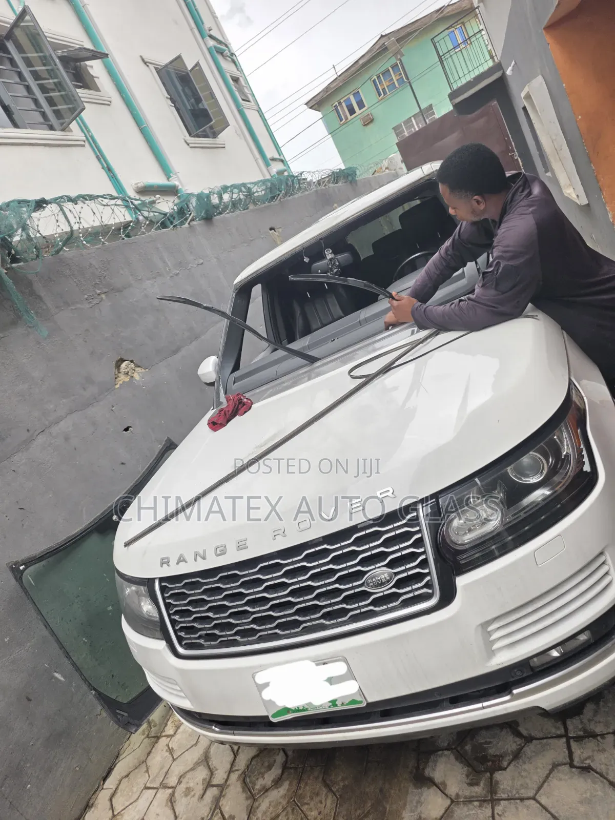 Range Rover Vogue 2018 Windscreen Glass Available Installed