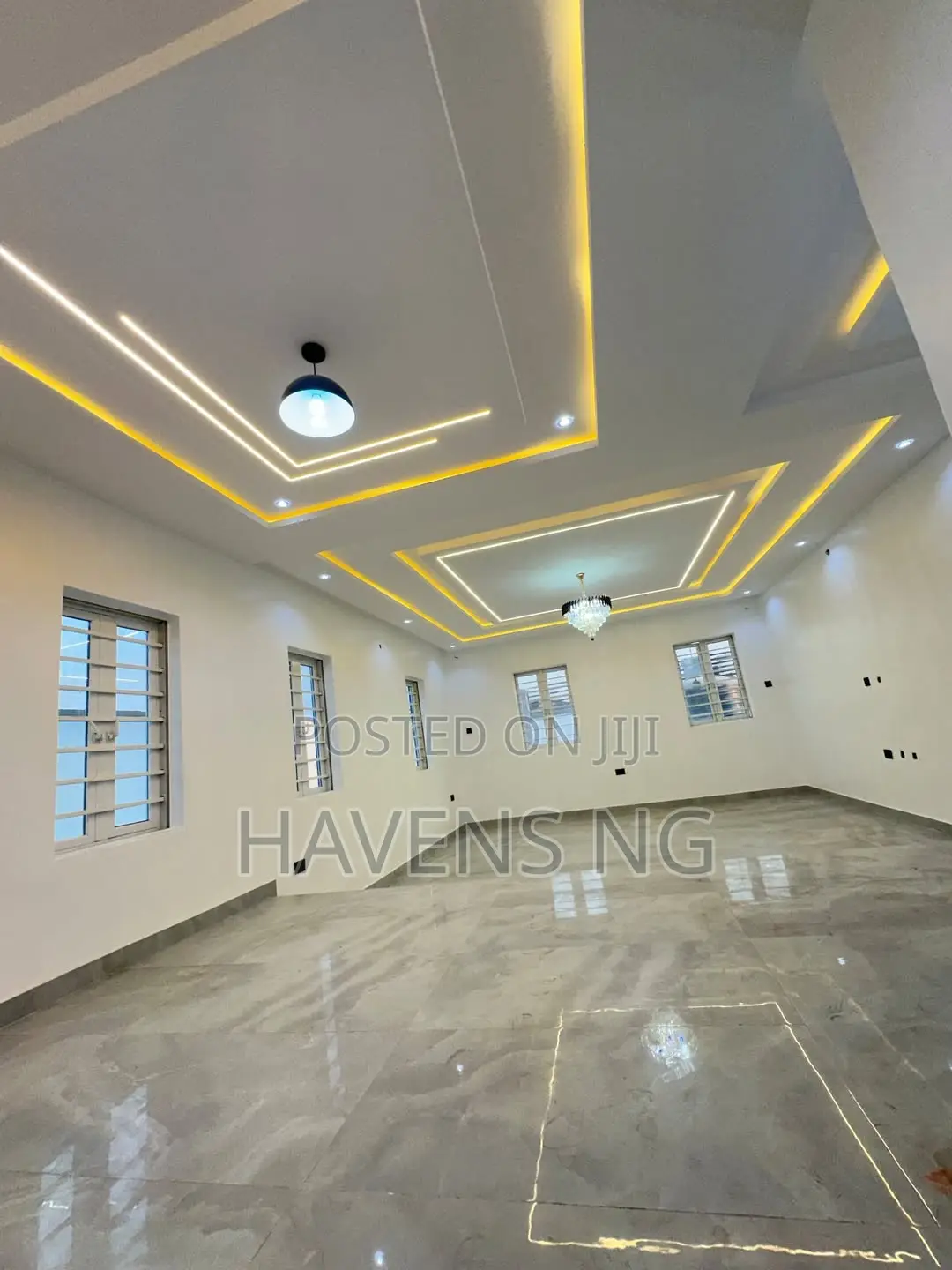 4bdrm Duplex in Jericho for sale