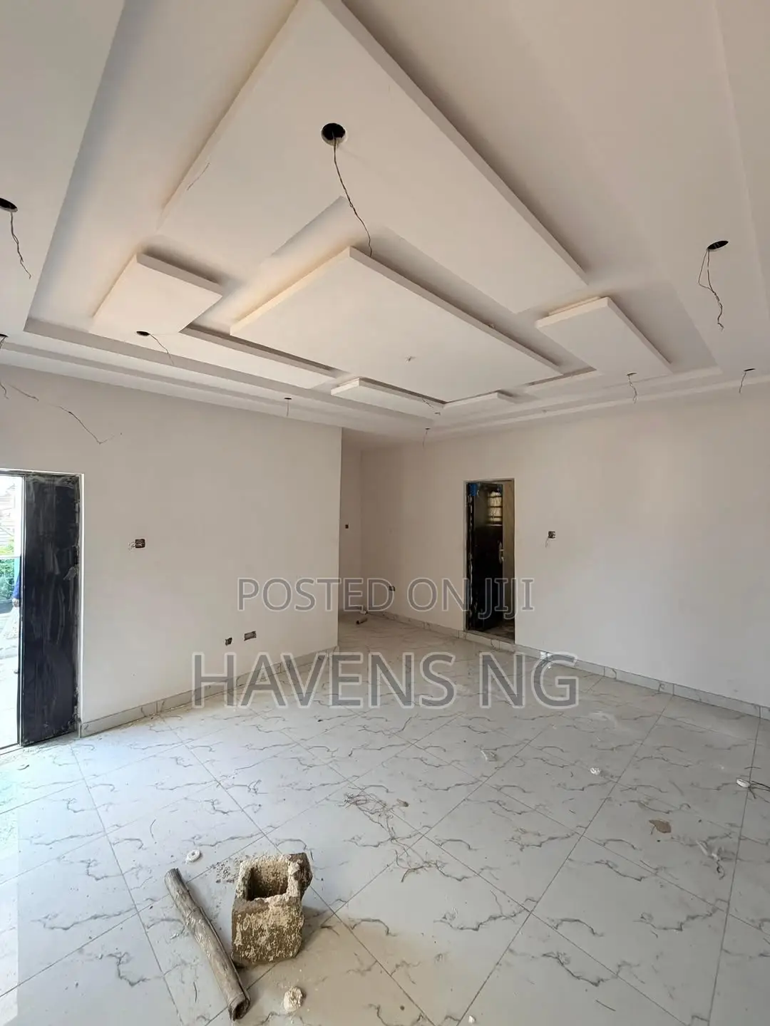 4bdrm Duplex in Jericho for sale