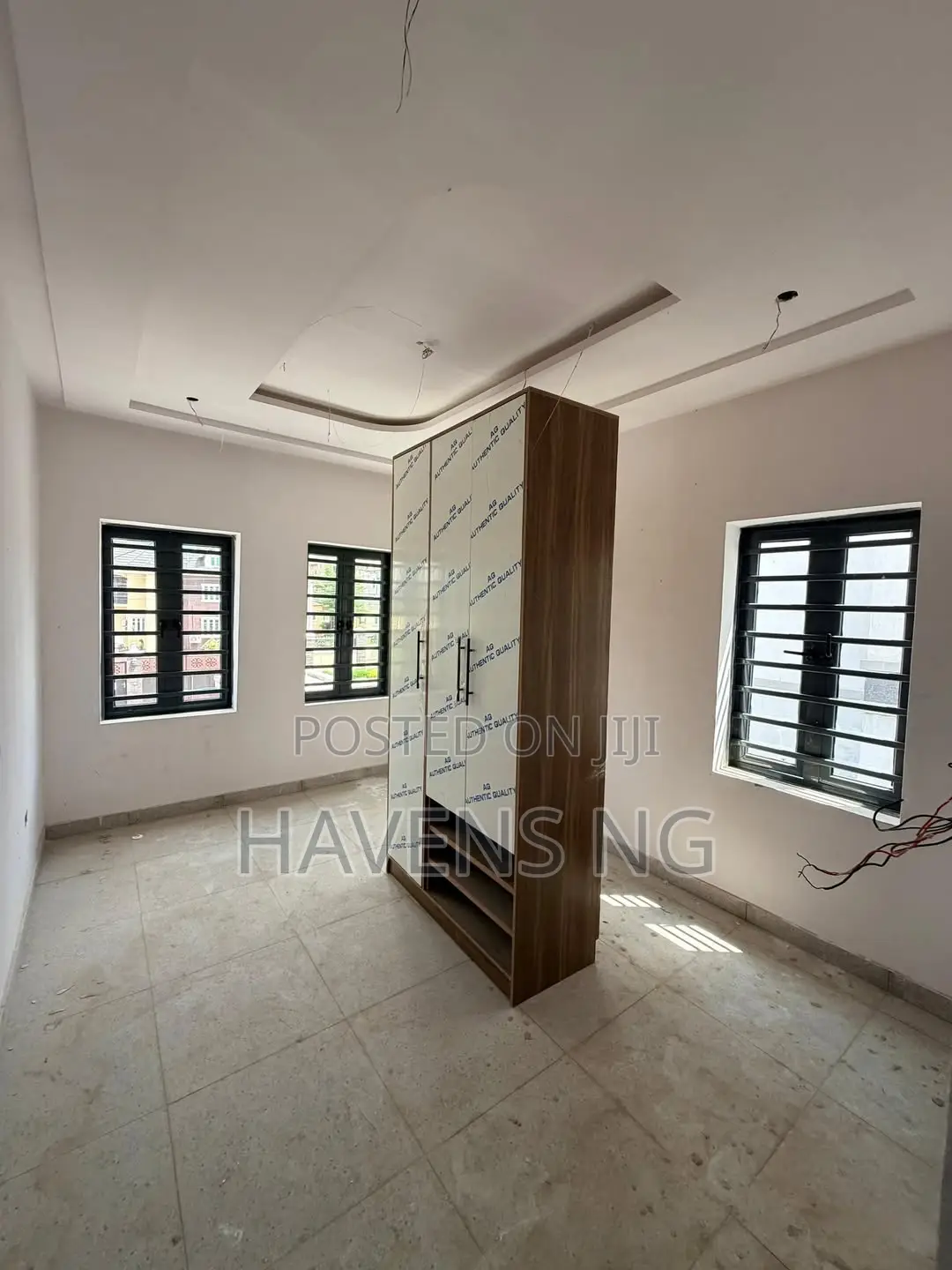 4bdrm Duplex in Jericho for sale