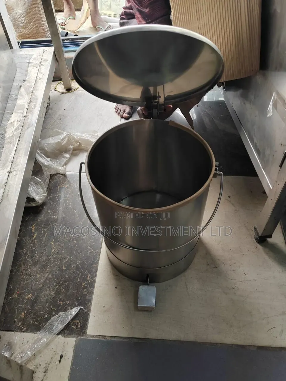 Stainless Steel Pedal Trash Bin