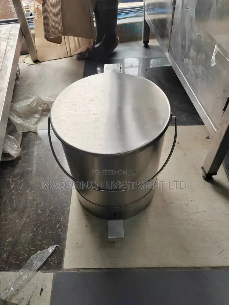 Stainless Steel Pedal Trash Bin