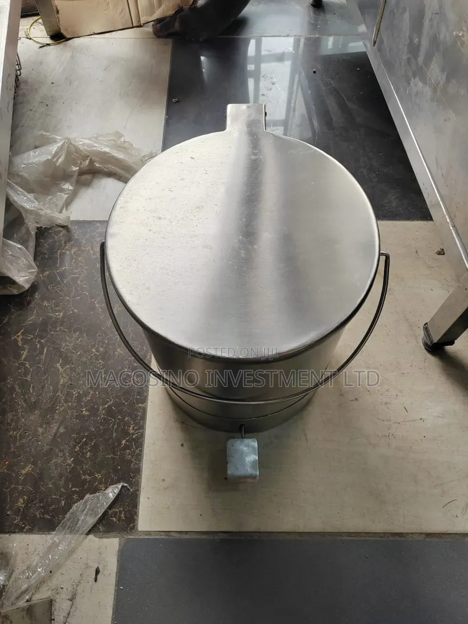 Stainless Steel Pedal Trash Bin