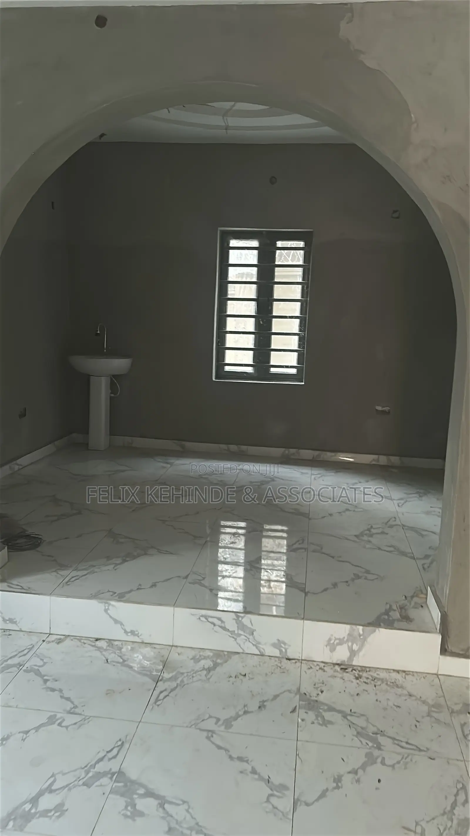 5bdrm Duplex in Bashorun, Basorun for rent