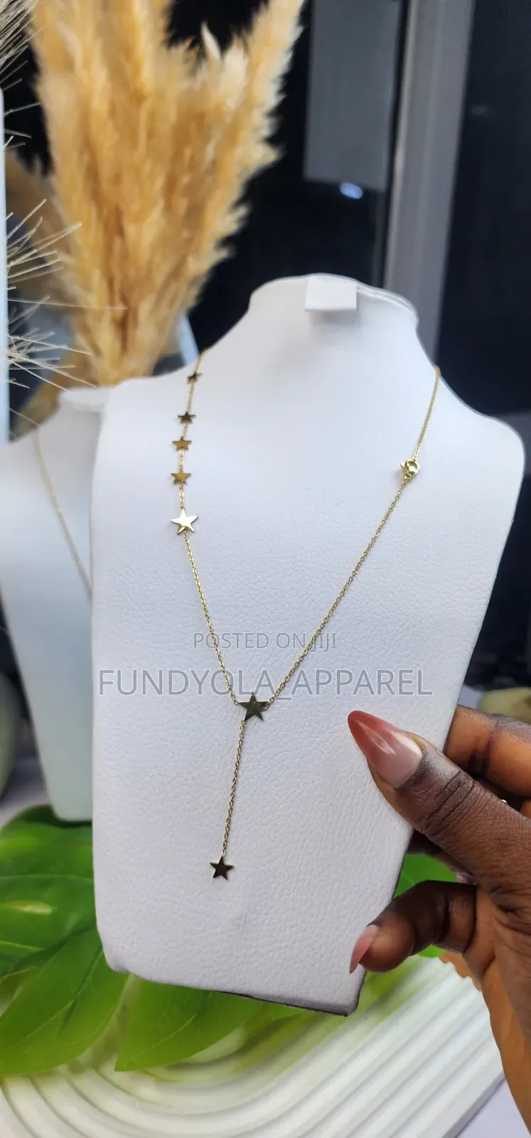 Star Inspired Fashion Chain
