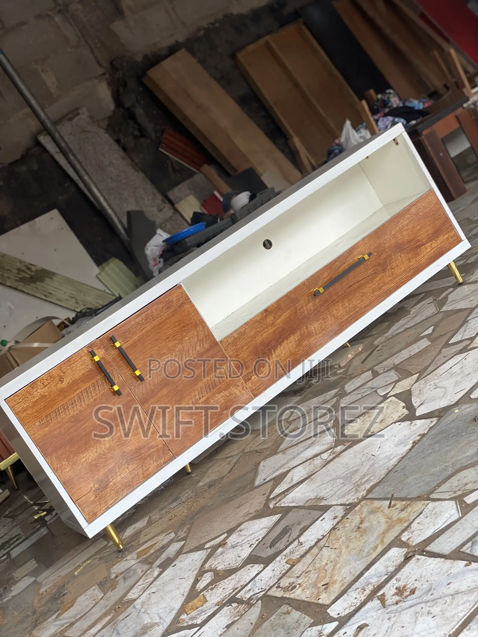 Swift Standard Tv Stand
