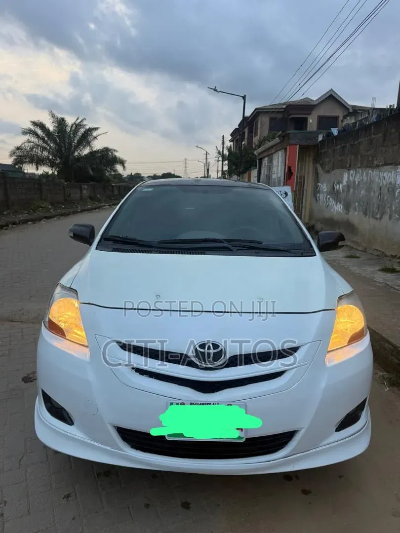 Toyota Yaris 2008 White